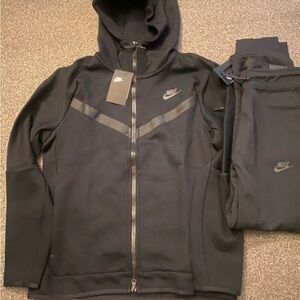 Men Nike Tech Fleece